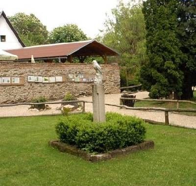Sokoliarsky dvor ASTUR